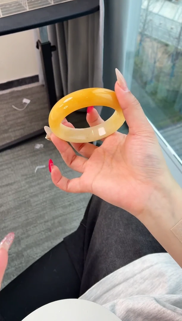 未镶嵌手镯石英质玉77.59