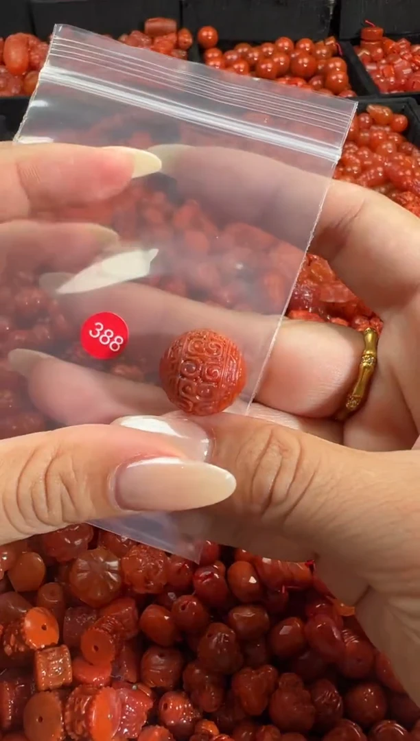 颈饰未镶嵌南红玛瑙1