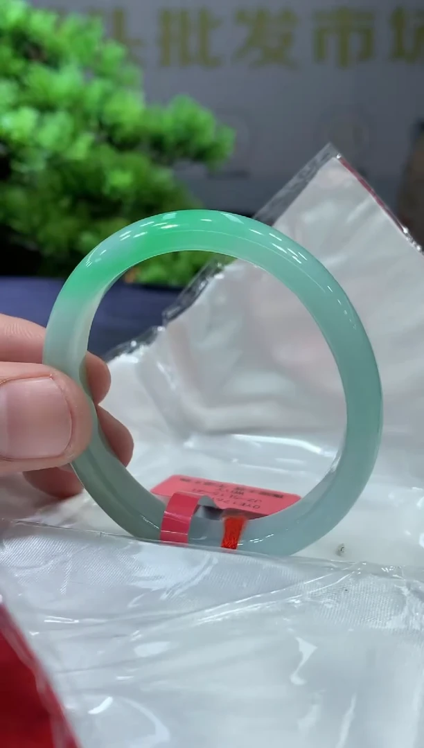 未镶嵌手镯翡翠翡翠手镯