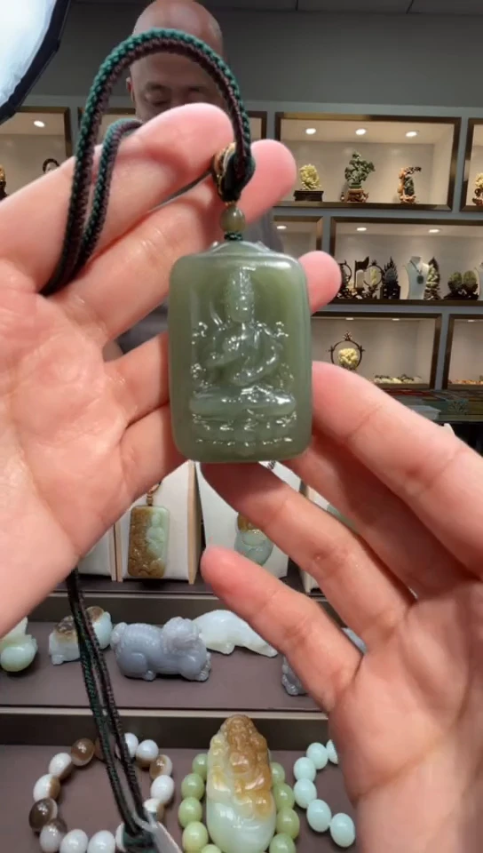 颈饰未镶嵌和田玉苏