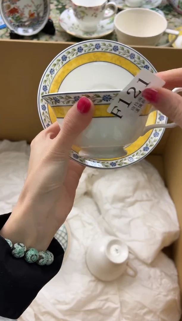 瓷片不****叔       F121