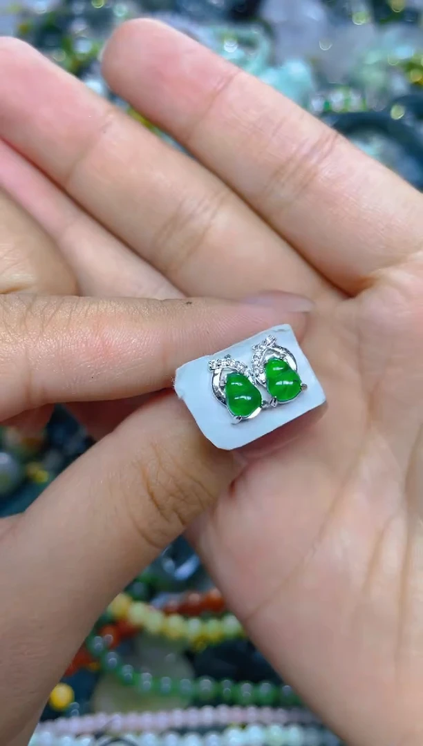 颈饰未镶嵌翡翠/ S /翡翠A货，一件也是批发价