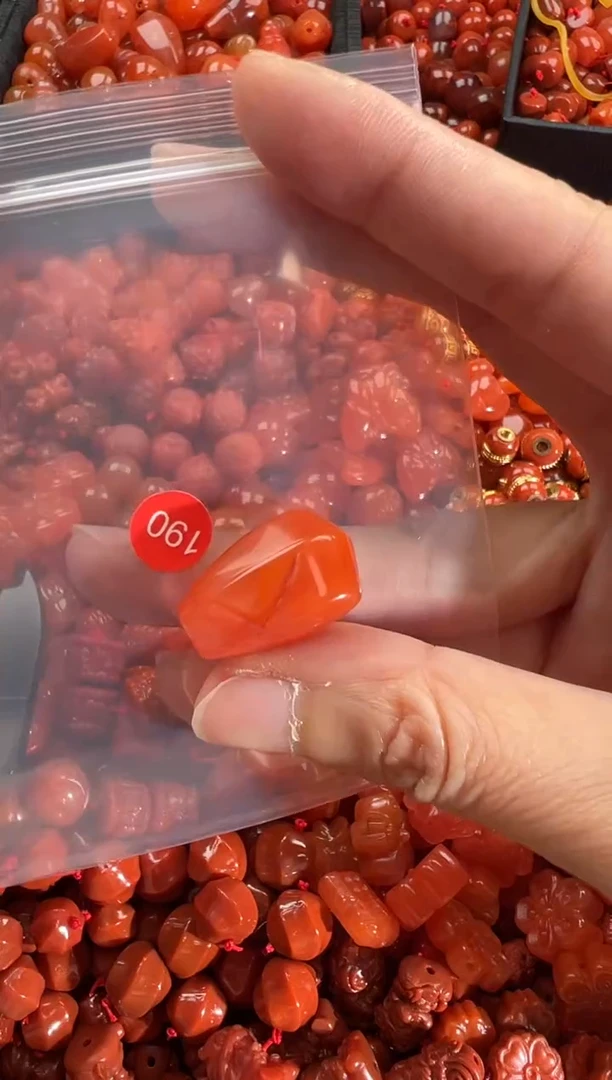 【闪购商品】南红玛瑙颈饰未镶嵌2