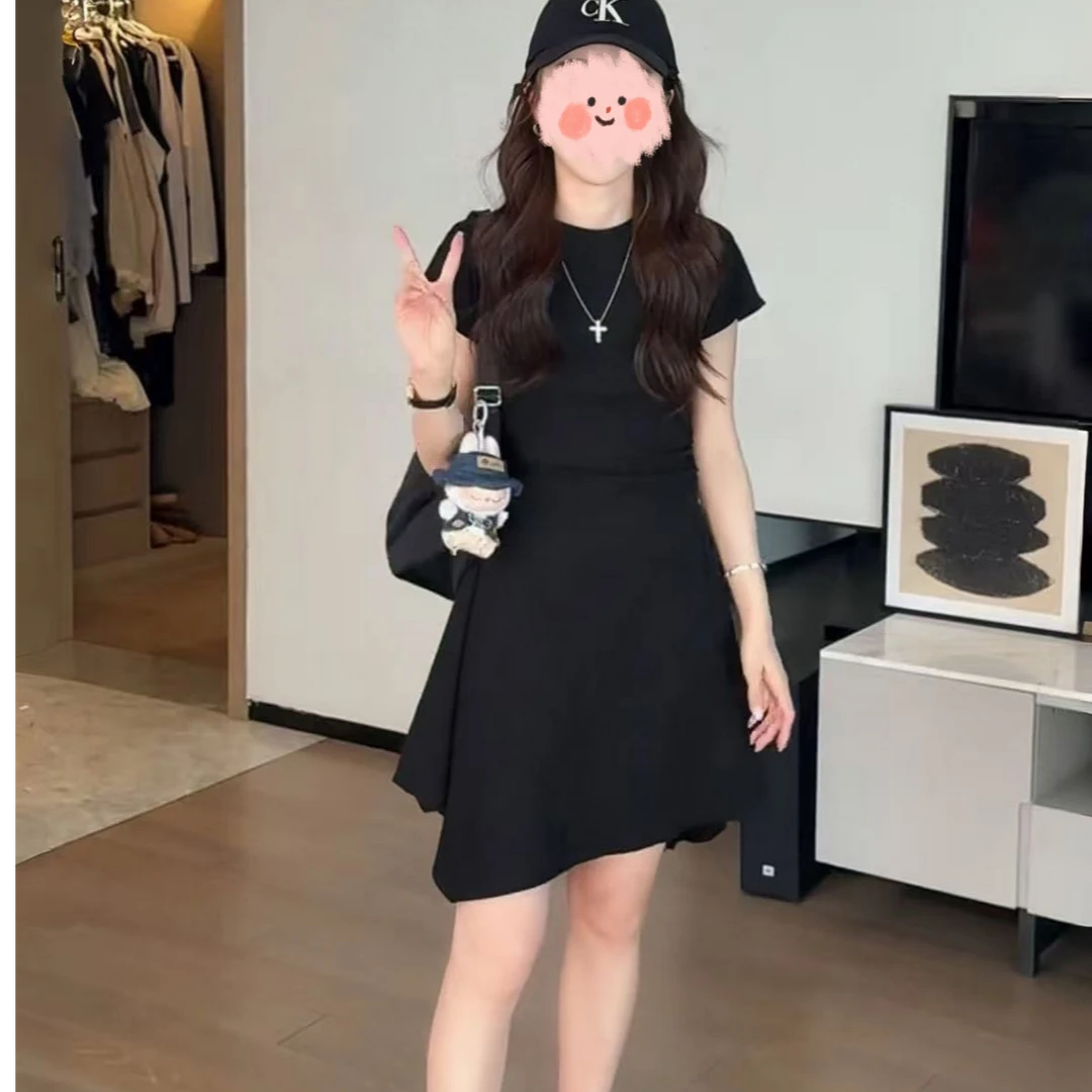 极简小妖精不规则收腰圆领连衣裙女短袖2025夏季新款遮肉运动短裙