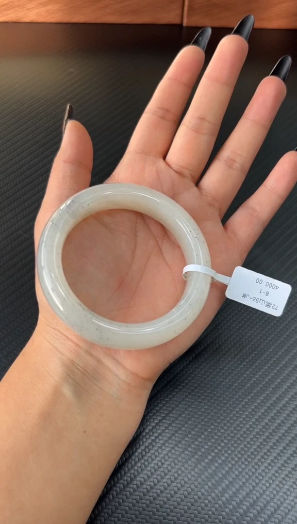 未镶嵌手镯和田玉黑山微色差56+M