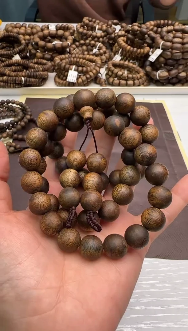 【闪购商品】沉香手串沉水浮绿棋张勺子留疤正圆珠12mm44g