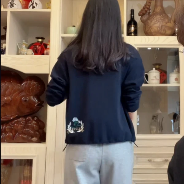 2025春季新款 高定棉感刺绣肌理拼接抽绳单排扣休闲外套LK2501312