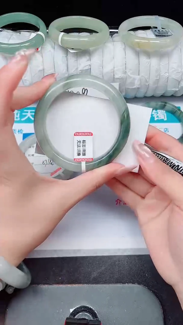 未镶嵌手镯石英质玉224-58/59