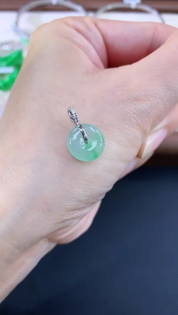 吊坠(不含链)18K金镶嵌翡翠10|980