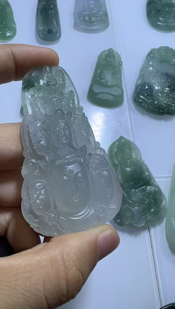 未镶嵌定制翡翠十一面观音首