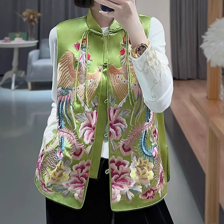 创新设计，线条流畅，穿着舒适，展现都市女性的干练气2025新款女装