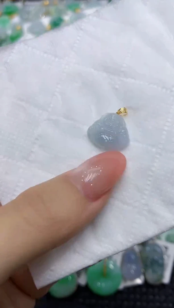 颈饰18K金镶嵌翡翠111111111111