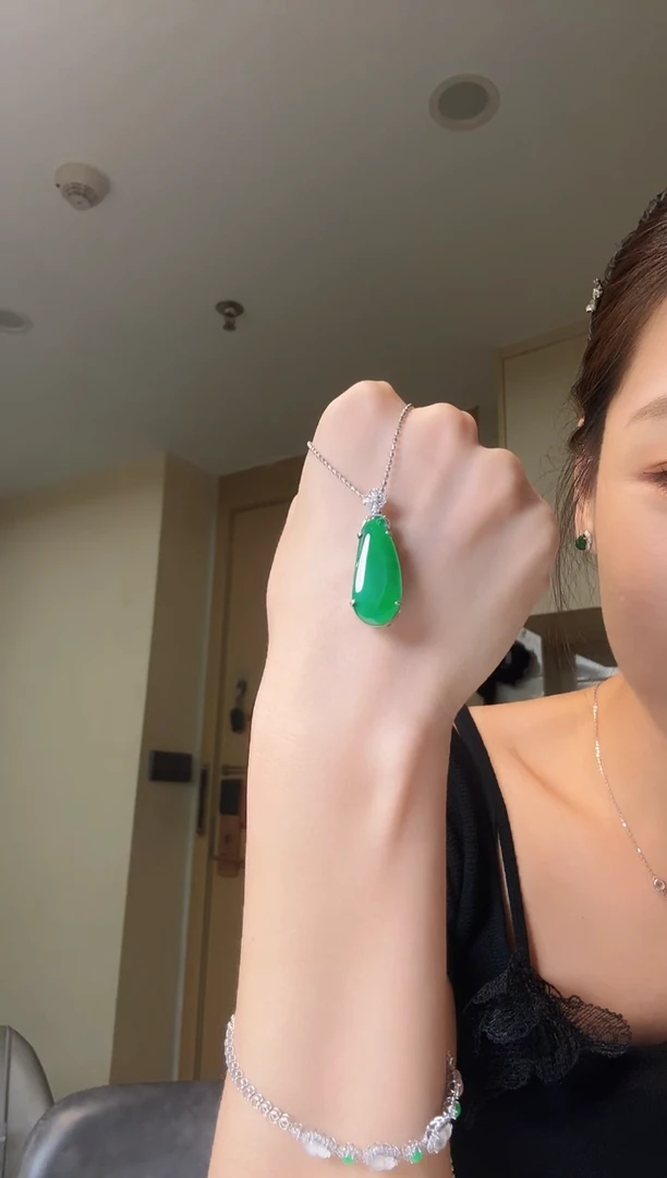 吊坠(不含链)银S925镶嵌翡翠天然翡翠吊坠