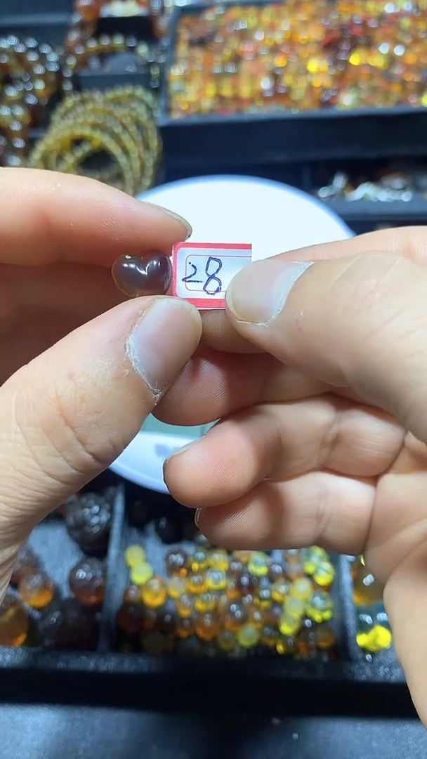 绿珀颈饰未镶嵌缘**此天然缅甸琥珀单珠