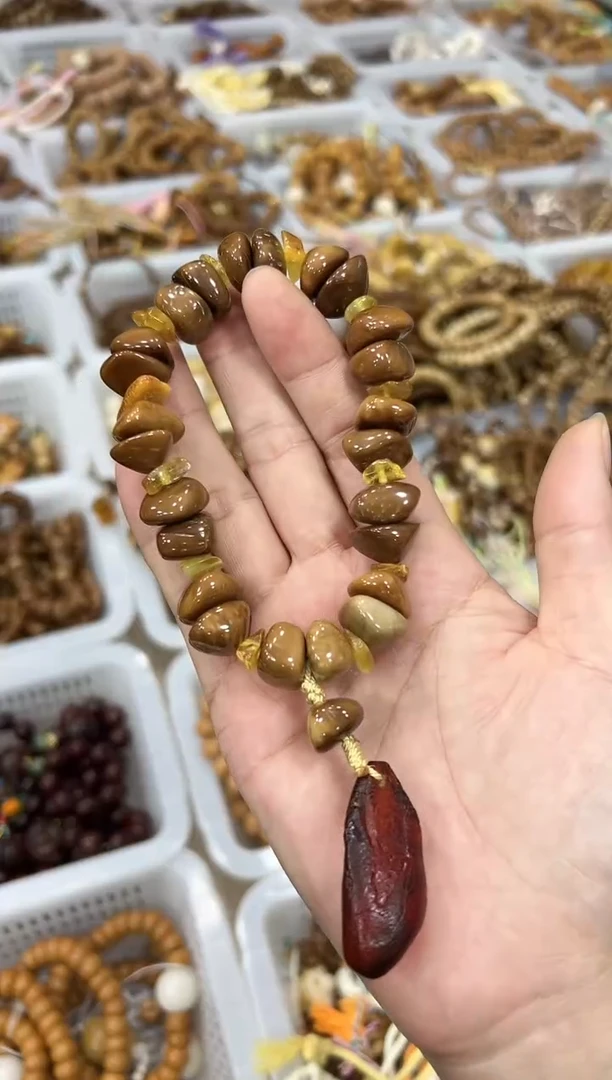 琥珀吊坠(赠链)未镶嵌随行原矿蜜蜡diy库克卡15mm左右 小石头