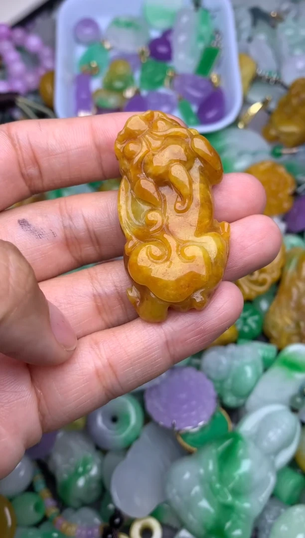 颈饰未镶嵌翡翠天然缅甸翡翠吊坠
