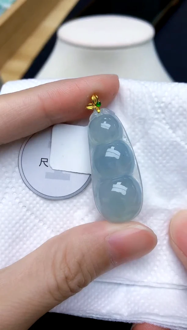 颈饰18K金镶嵌翡翠天然A货翡翠