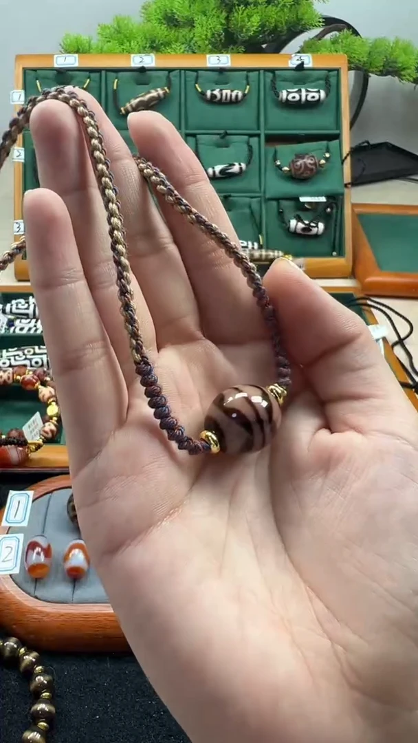 玛瑙/玉髓（覆膜）颈饰未镶嵌51.（微瑕随机发货）