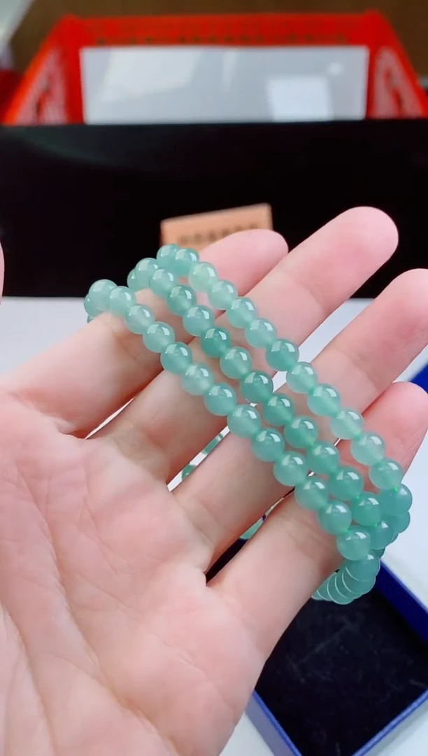 颈饰未镶嵌翡翠   ·