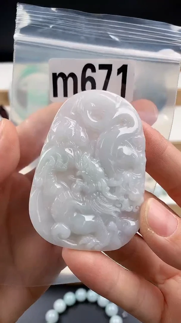 颈饰未镶嵌翡翠天然翡翠吊坠挂件