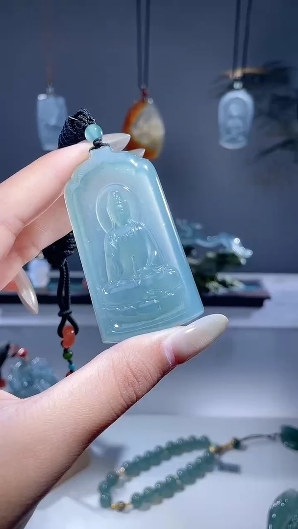颈饰未镶嵌翡翠观音