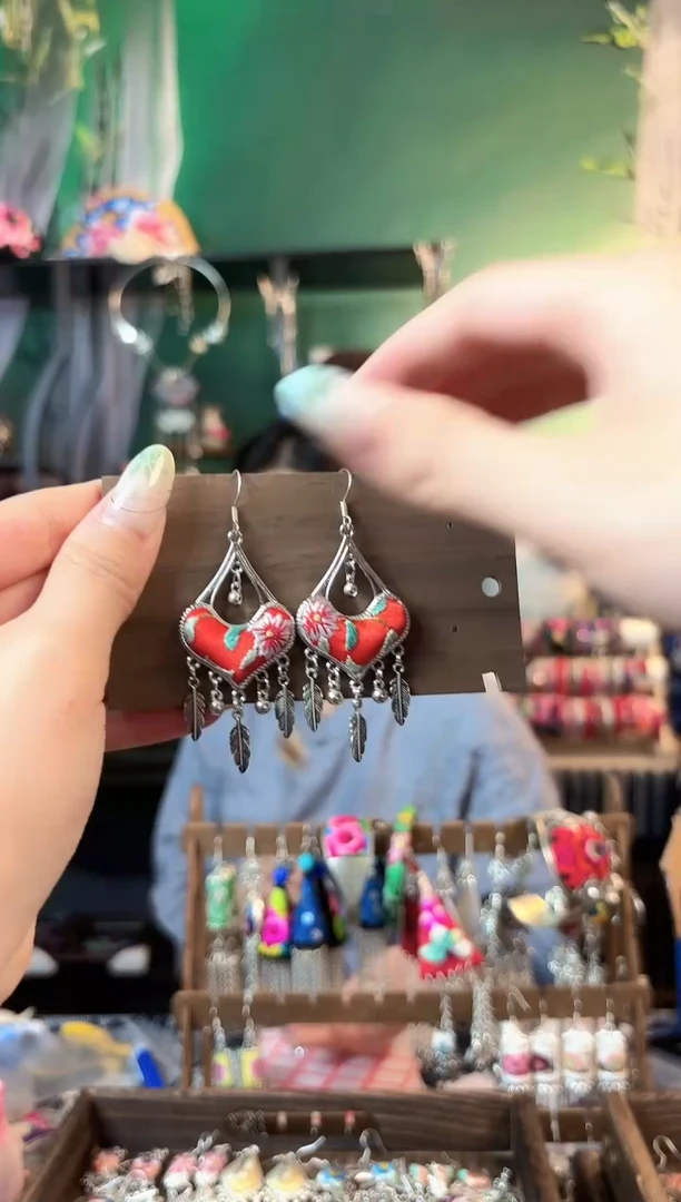 织绣彩云南阁非遗老绣饰品095