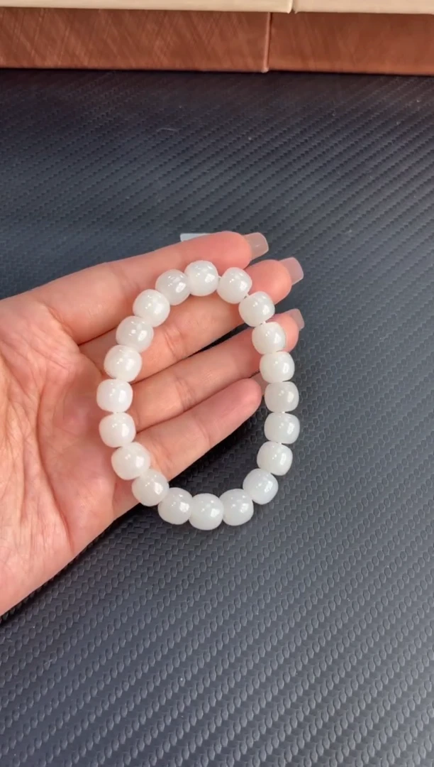 手串未镶嵌和田玉且末微色差天泰卡10