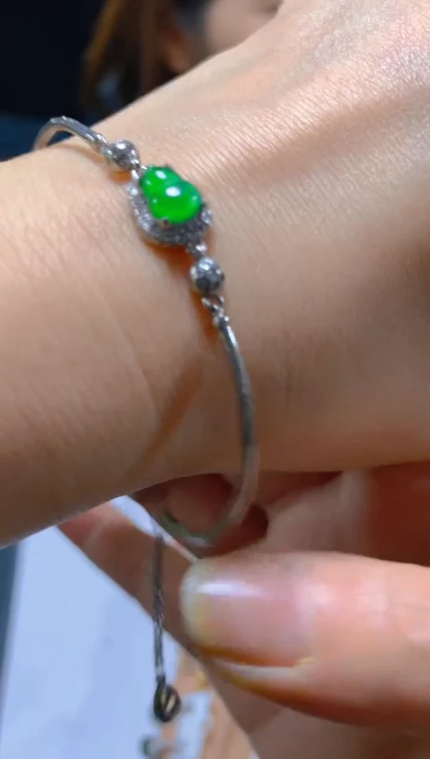 未镶嵌手链翡翠多样性发一