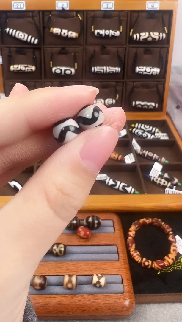 玛瑙/玉髓（覆膜）颈饰未镶嵌82.（微瑕）