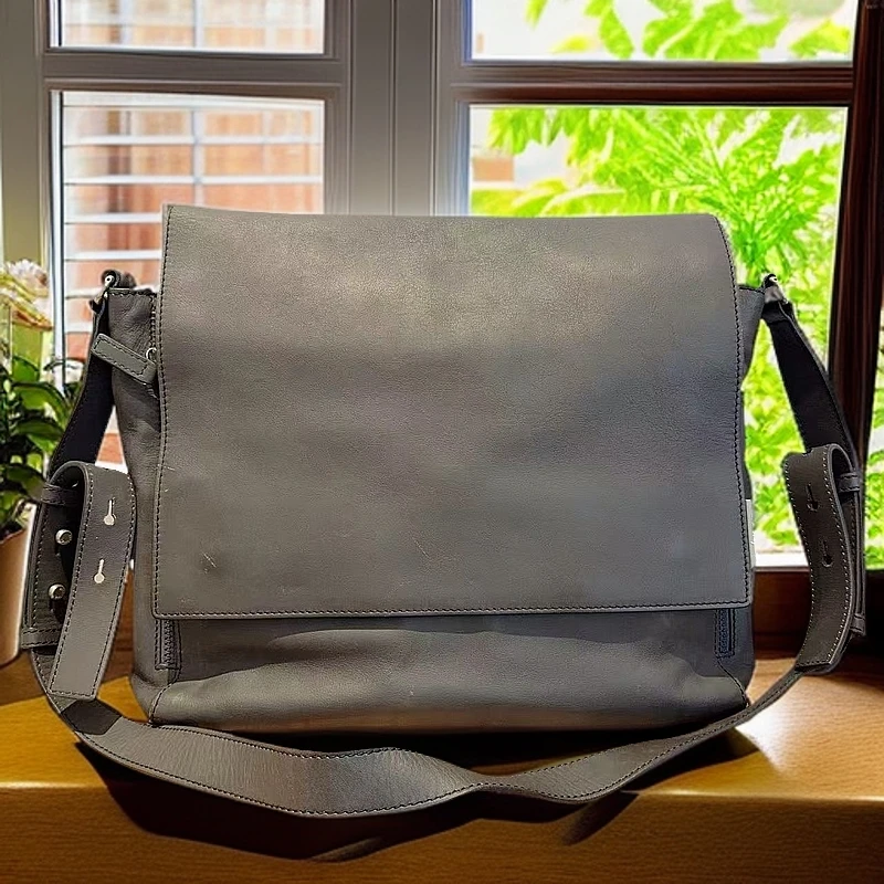 95新 FERRAGAMO/菲拉格慕  灰色斜挎包 1190 7709