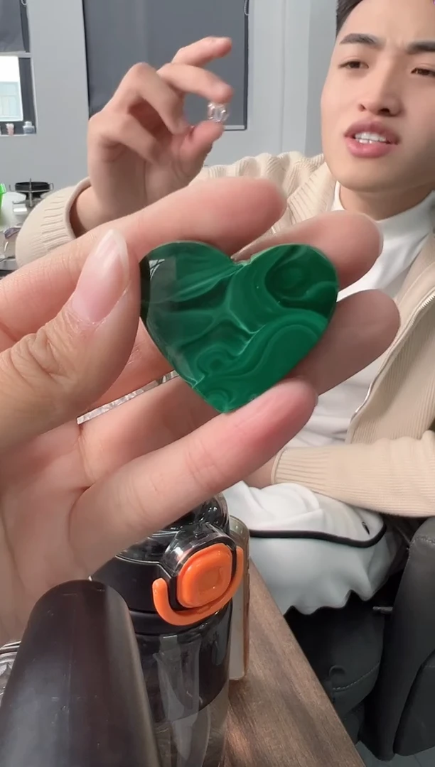 未镶嵌孔雀石珠宝奇石M333 约2.9cm