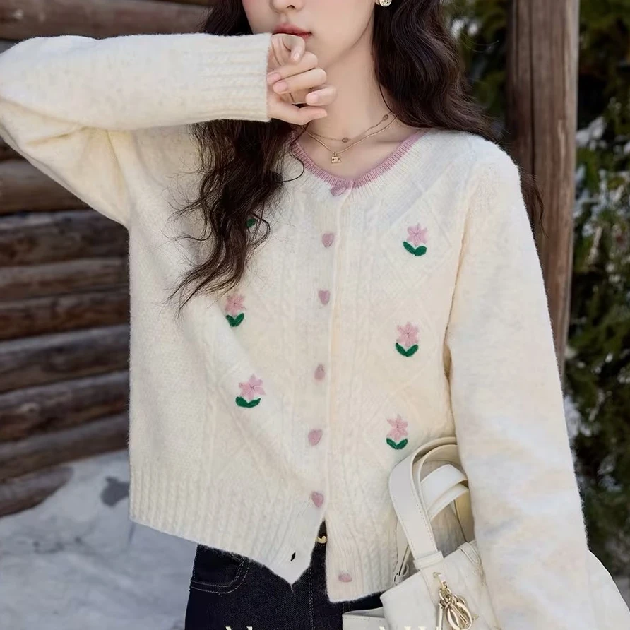 【鹿屿庄】气质米白色毛衣开衫女2024冬季显瘦保暖上衣L52376