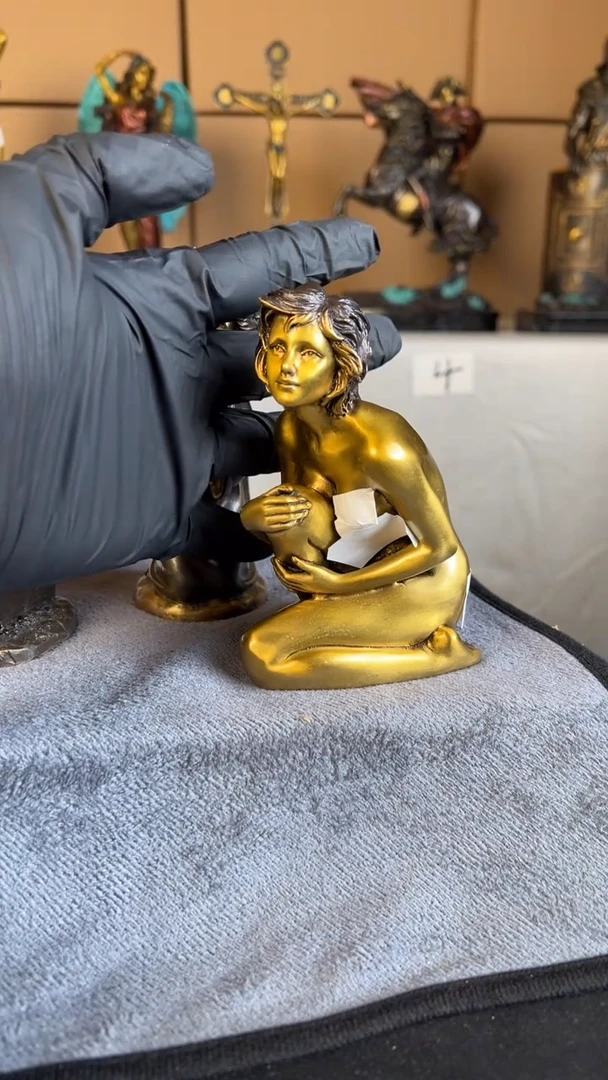 精铜材质精美雕塑