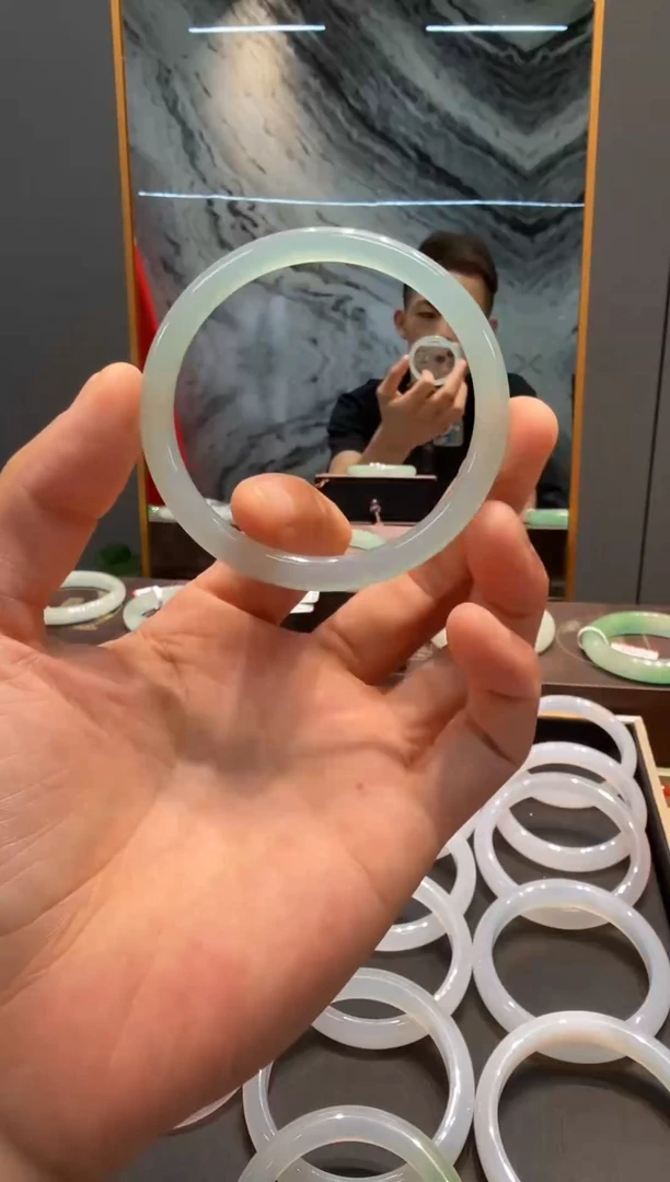 玛瑙/玉髓手镯未镶嵌白月光玛瑙手镯