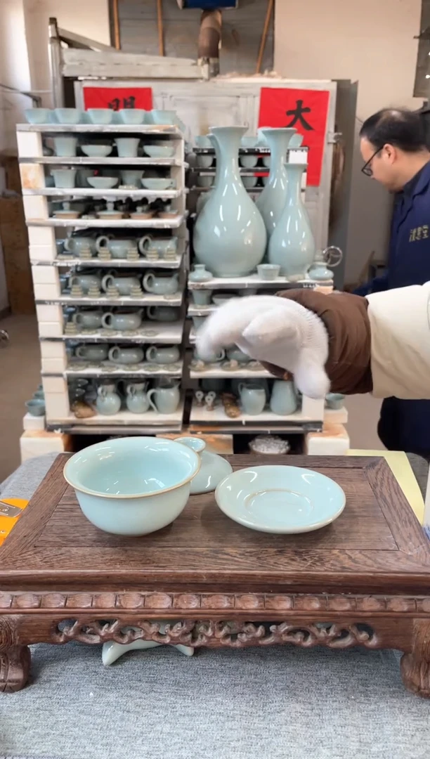 【闪购商品】瓷片天青小元宝盖碗。。。