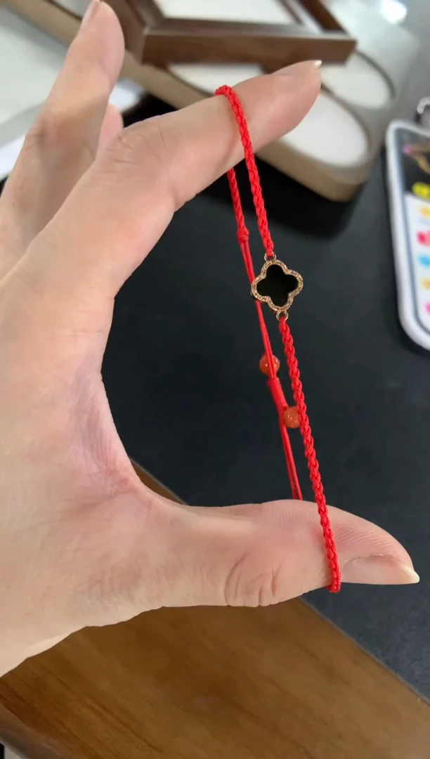 18K金镶嵌手绳翡翠手绳
