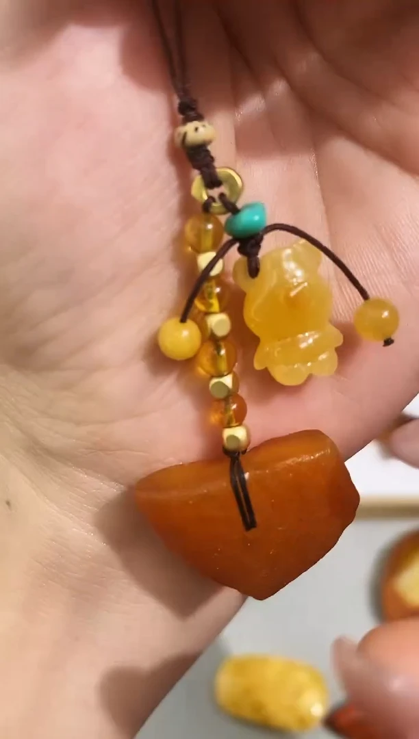 未镶嵌琥珀裸石琥珀