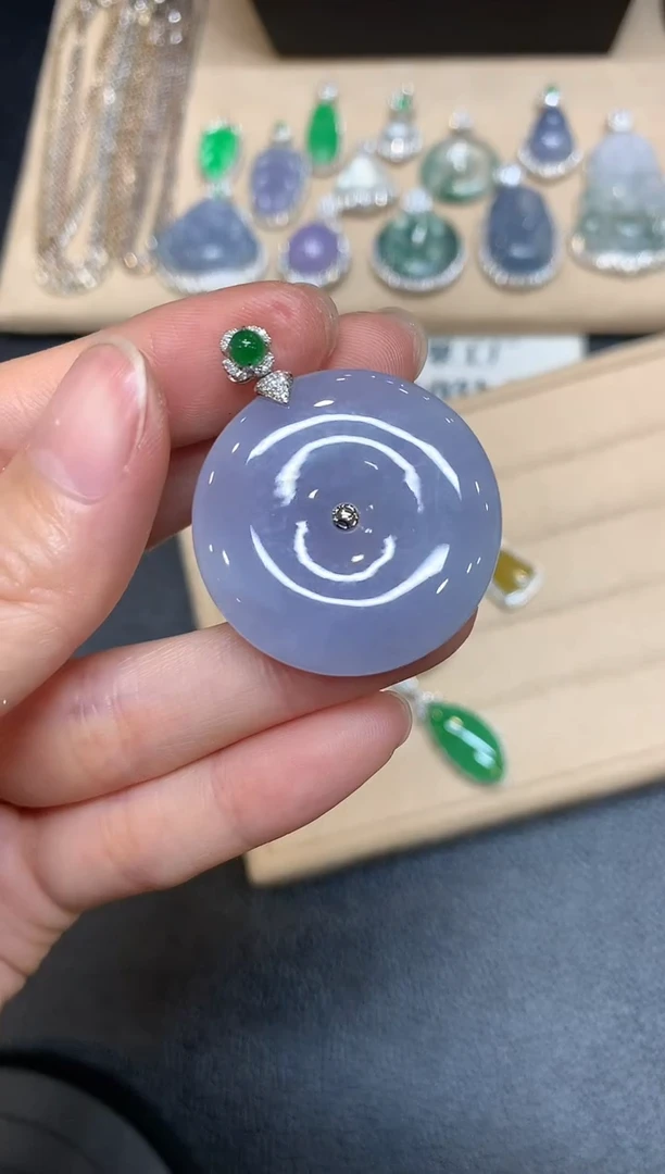 【闪购商品】翡翠颈饰18K金镶嵌平安扣【无服务费