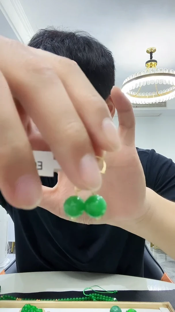 14K金镶嵌翡翠耳饰E01