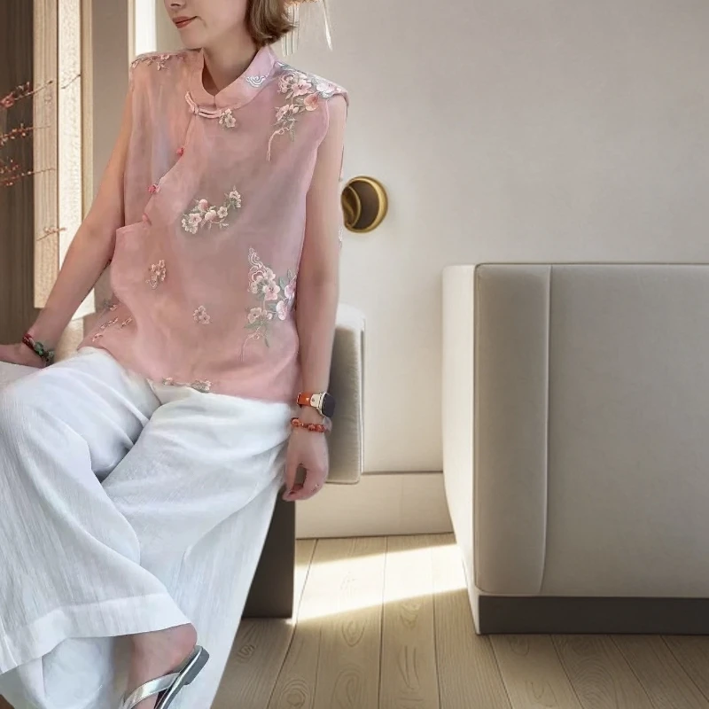 鑫屹女装甄选刺绣蜜桃马夹薄款夏季少女复古民族风日常时尚圆领