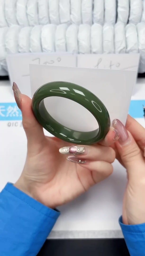 【闪购商品】石英质玉手镯未镶嵌106-大波55.4