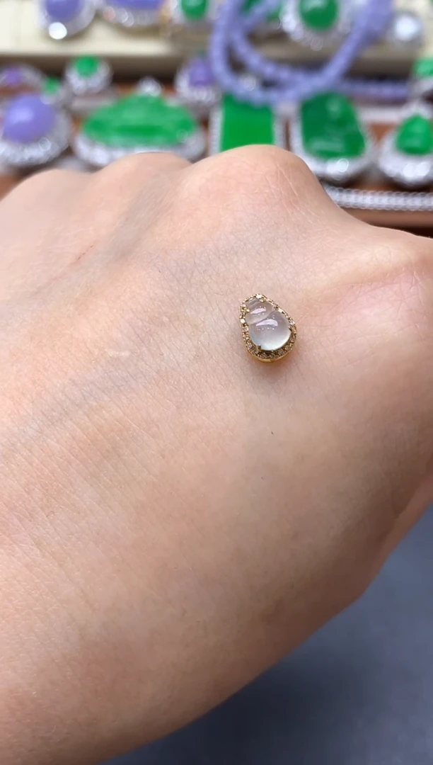 颈饰18K金镶嵌翡翠64-中国好珍宝