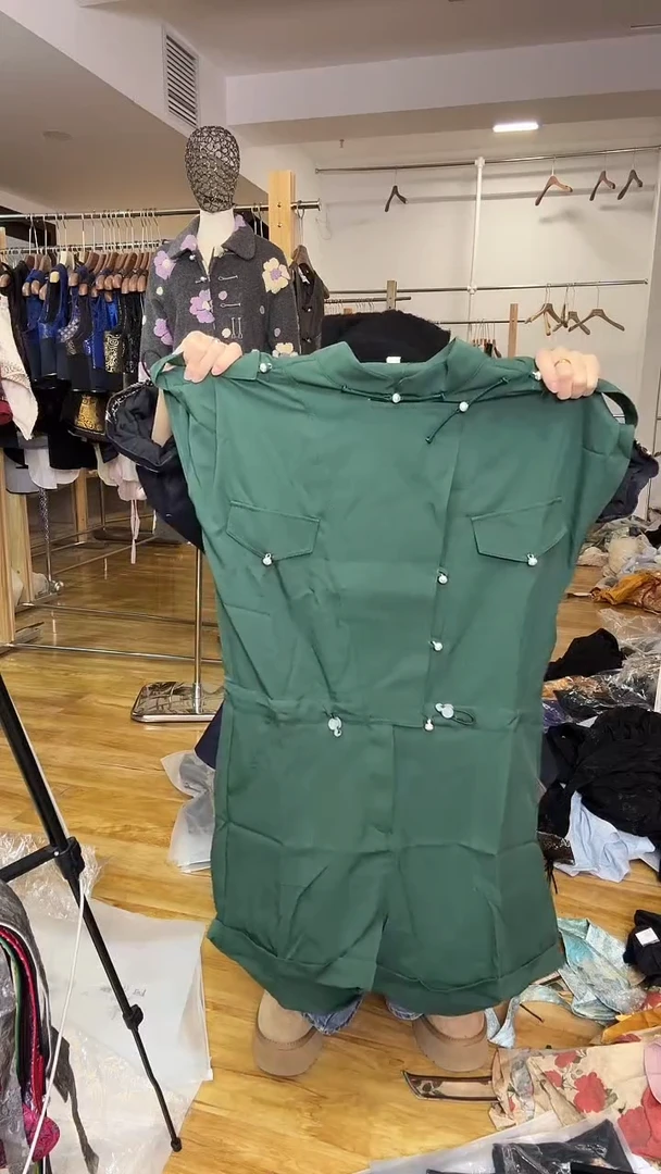 连体衣       M码        120斤