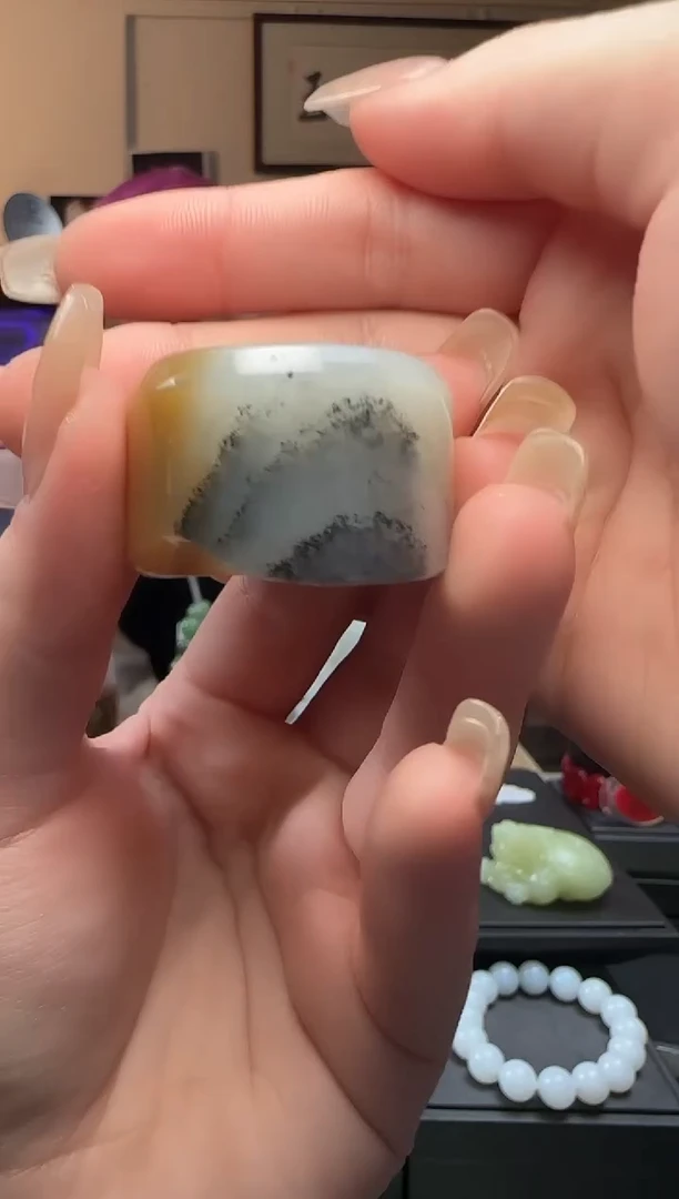 和田玉未镶嵌颈饰三彩扳指22.5