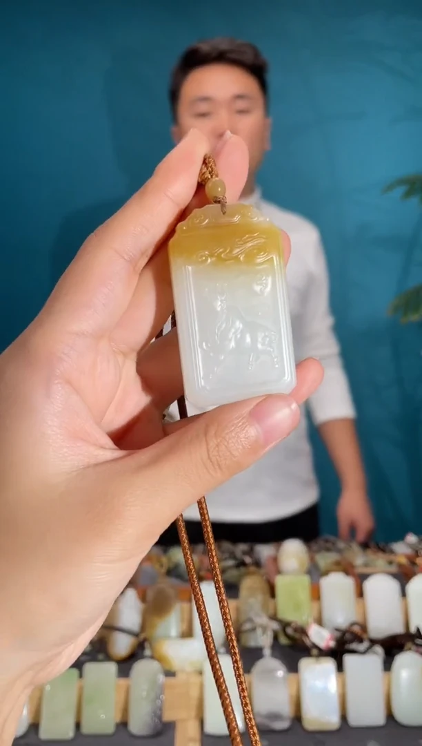 颈饰未镶嵌和田玉1