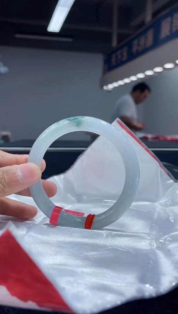 未镶嵌手镯翡翠3