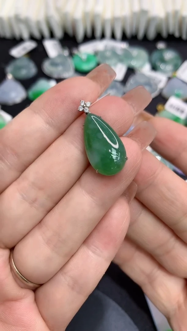 吊坠(不含链)18K金镶嵌翡翠11111111111