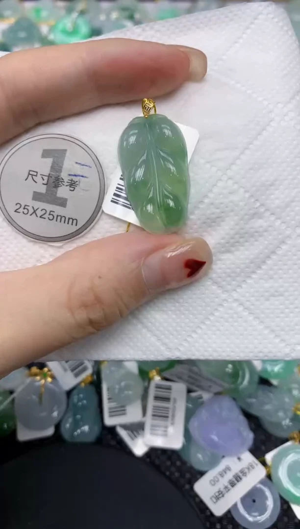 颈饰18K金镶嵌翡翠111111111