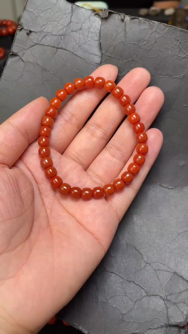 未镶嵌44南红玛瑙手串