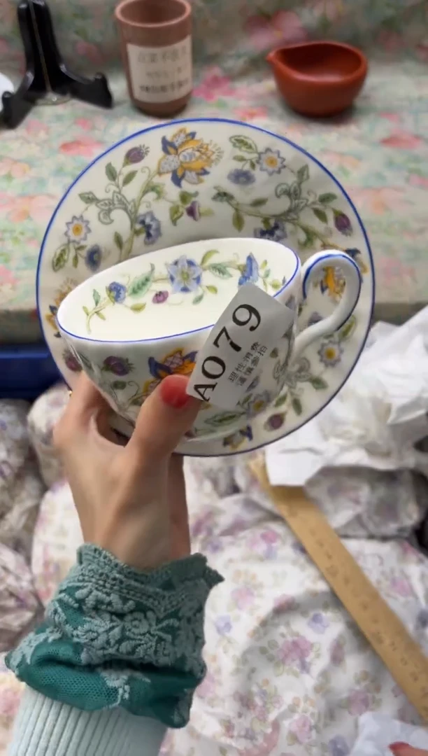 瓷片琦****。       A079